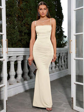 Vintage Maxi-Abendkleid mit quadratischem Ausschnitt und gerüschtem Korsett und Fischschwanz - Aprikose